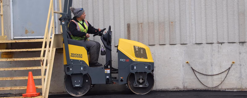 2025 Wacker Neuson RD12A-90 Fixed ROPS - Image 1