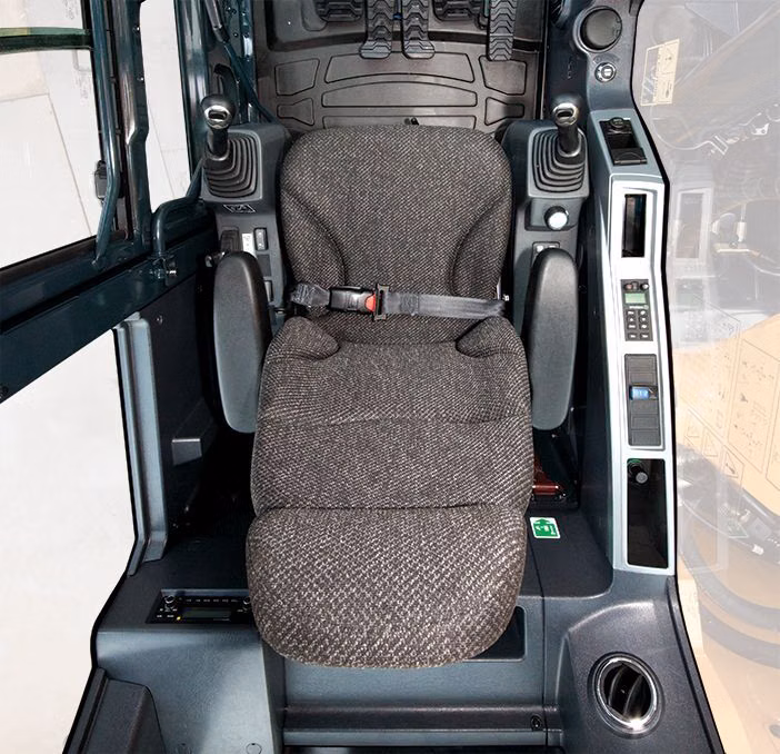 2025 Hyundai HX235LCR - Image 12