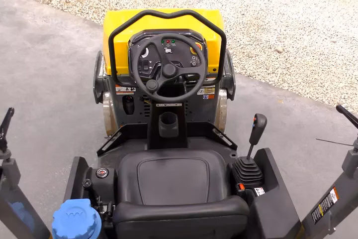 2025 Wacker Neuson RD12A-90 Premium - Image 4